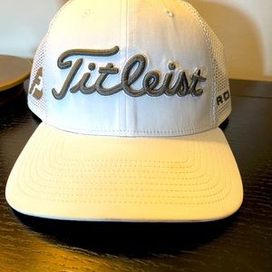 Titleist flat bill